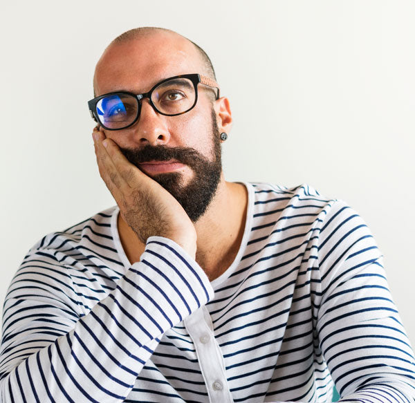 How to Choose Glasses if you are Bald? [Step by step guide 2023]